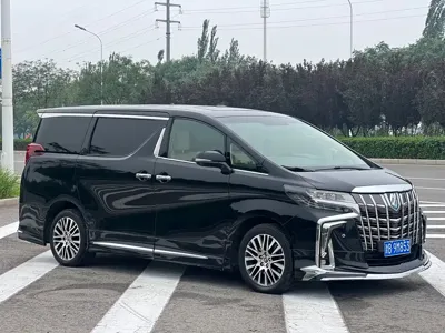 Toyota Alphard 2017, 167000 км, за 298000 CNY