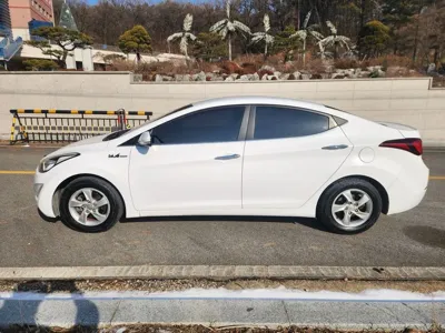 Hyundai Avante 2015, 195939 км, за 4800000 KRW