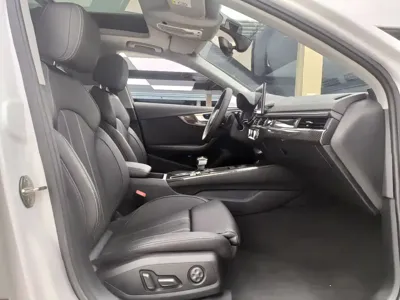 Audi A4L 2021, 81000 км, за 109000 CNY