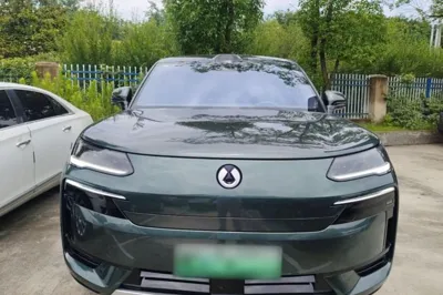 Denza N9 2025, 8200 км, за 334752.4 CNY