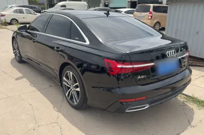 Audi A6L 2020, 101100 км, за 183443.15 CNY