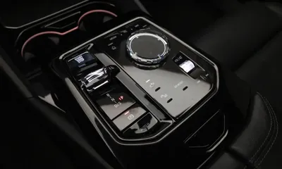 BMW 5-Series 2024, 37118 км, за 54500000 KRW - фото 9