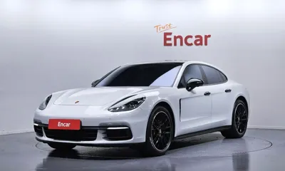 Porsche Panamera · 2018 год