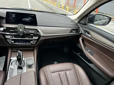 BMW 5 Series 2019, 69000 км, за 156800 CNY - фото 12