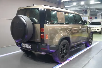 Land Rover Defender 2023, 49884 км, за 76870000 KRW - фото 3