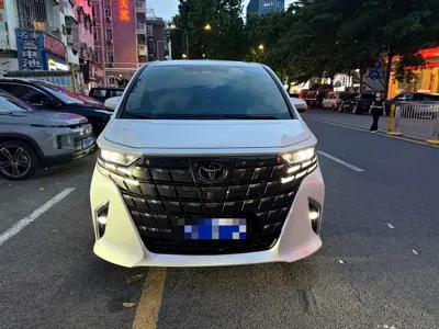 Toyota Alphard 2023, 54000 км, за 798000 CNY - фото 2