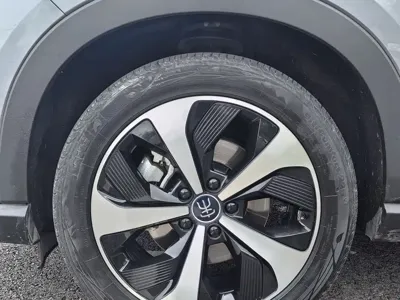BYD PLUS New Energy 2022, 70000 км, за 59800 CNY - фото 4