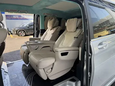 Mercedes-Benz V-Class 2022, 31000 км, за 228800 CNY - фото 9