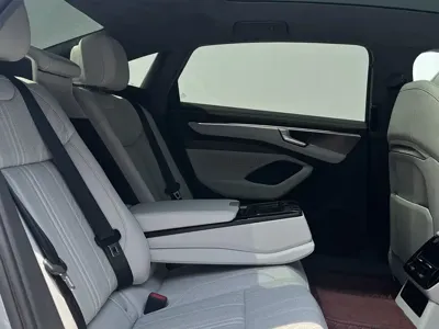 Audi A6L 2026, 2000 км, за 389000 CNY - фото 7