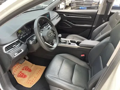 Geely Emgrand 2022, 40000 км, за 34500 CNY