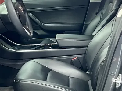 Tesla Model 3 2020, 100000 км, за 98800 CNY