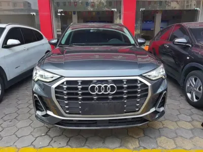 Audi Q3 2020, 73400 км, за 101100 CNY