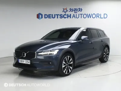 Volvo V60 · 2025 год
