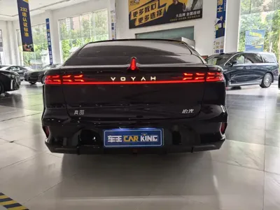 Voyah Zeekr 2024, 33000 км, за 125000 CNY