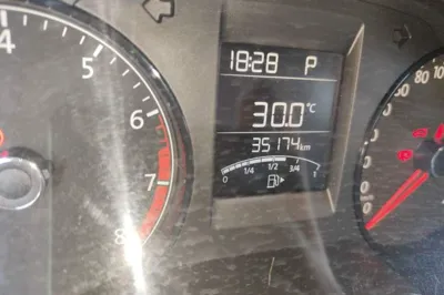 Volkswagen Polo 2018, 35100 км, за 39520.02 CNY - фото 12