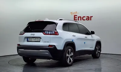 Jeep Cherokee 2021, 73461 км, за 14000000 KRW