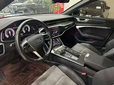 Audi A6L 2024, 40000 км, за 238800 CNY