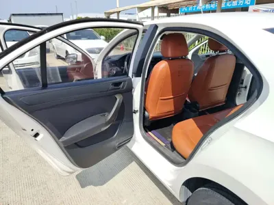 Volkswagen Santana 2017, 85000 км, за 22799 CNY - фото 5