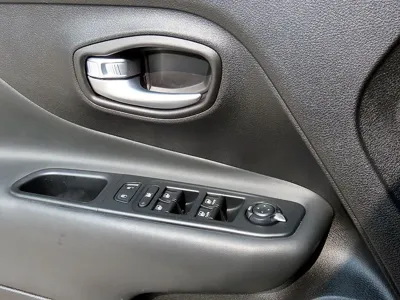 Jeep Renegade 2017, 73845 км, за 14800000 KRW - фото 11