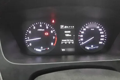 Hyundai Sonata 2015, 138200 км, за 52133.63 CNY - фото 10