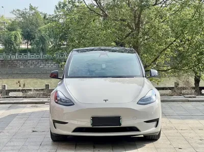 Tesla Model Y 2022, 60000 км, за 153000 CNY