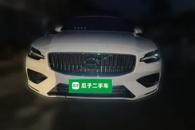 Volvo S60 2021, 63500 км, за 100461.97 CNY