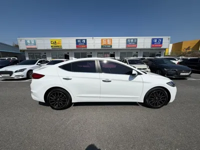 Hyundai Avante 2017, 79850 км, за 10200000 KRW