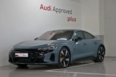 Audi e-tron GT · 2022 год