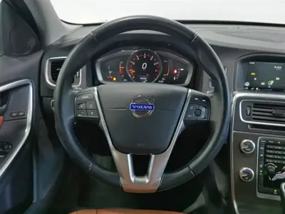 Volvo S60 2014, 98300 км, за 29900 CNY - фото 11