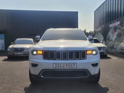 Jeep Cherokee · 2021 год