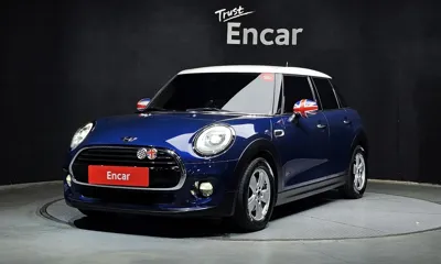 MINI Cooper · 2018 год