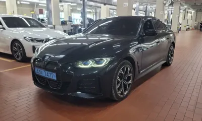 BMW i4 · 2024 год
