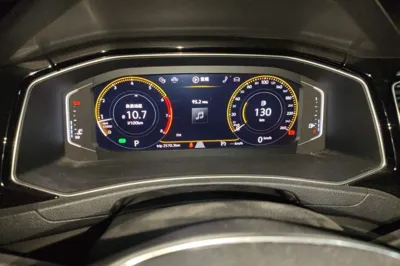 Volkswagen T-Roc 2018, 126100 км, за 55311.46 CNY - фото 11