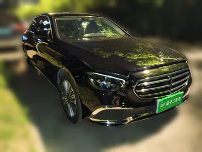 Mercedes-Benz E-Class 2023, 22300 км, за 306078.57 CNY
