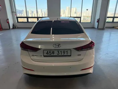 Hyundai Avante 2017, 141956 км, за 6300000 KRW