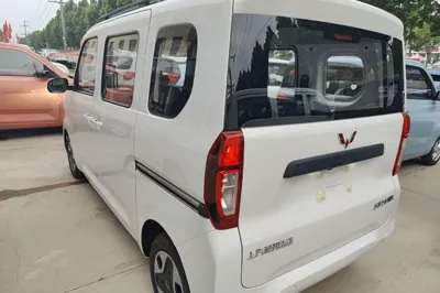 Wuling Zhiguang New Energy 2025, 100 км, за 62031.47 CNY - фото 4