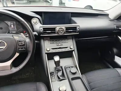 Lexus IS 2018, 71300 км, за 91300 CNY - фото 13