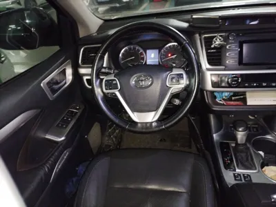 Toyota Highlander 2015, 112100 км, за 84016.1 CNY - фото 11