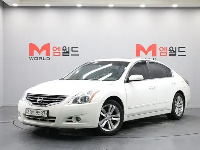 Nissan Altima · 2012 год
