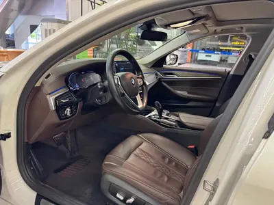 BMW 5 Series New Energy 2020, 100000 км, за 132800 CNY - фото 8