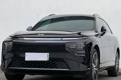 Xpeng G9 · 2024 год