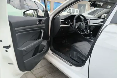 Volkswagen Lavida Pure Electric 2019, 82800 км, за 42898.14 CNY - фото 16