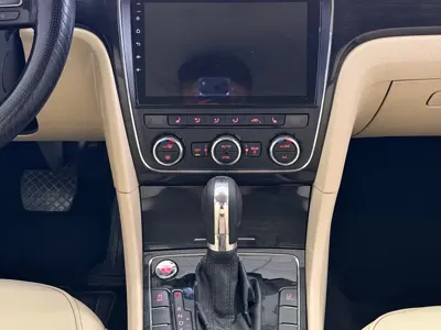 Volkswagen Passat 2015, 165000 км, за 24800 CNY - фото 14