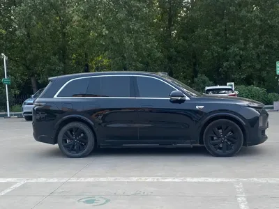 Li Auto Li L8 2022, 65000 км, за 217800 CNY