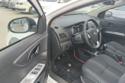Dongfeng Aeolus AX3 2016, 56600 км, за 24549.08 CNY - фото 18