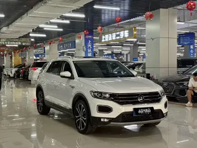 Volkswagen T-Roc 2022, 18000 км, за 108800 CNY