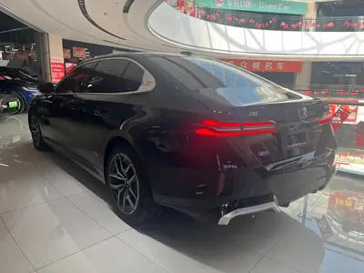 BMW i5 2024, 9000 км, за 188800 CNY - фото 6