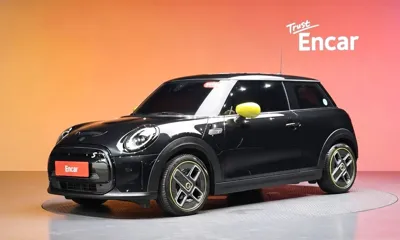 MINI Cooper · 2023 год