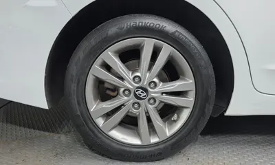 Hyundai Avante 2018, 244847 км, за 6000000 KRW - фото 5