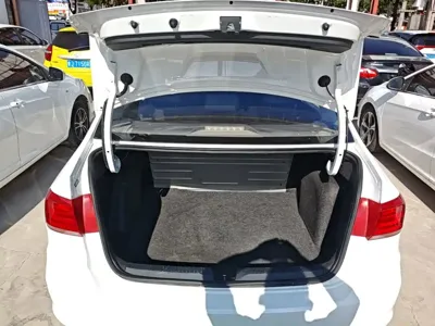 Volkswagen Santana 2019, 87500 км, за 31300 CNY - фото 19
